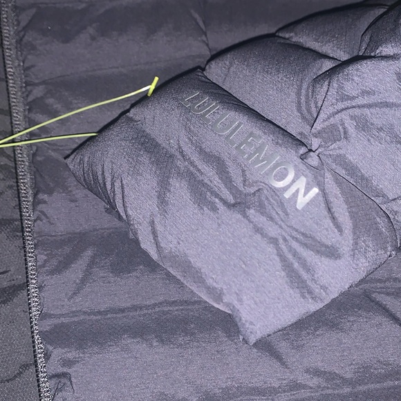 Lululemon - Down for It All Jacket - Black - Picture 1 of 7